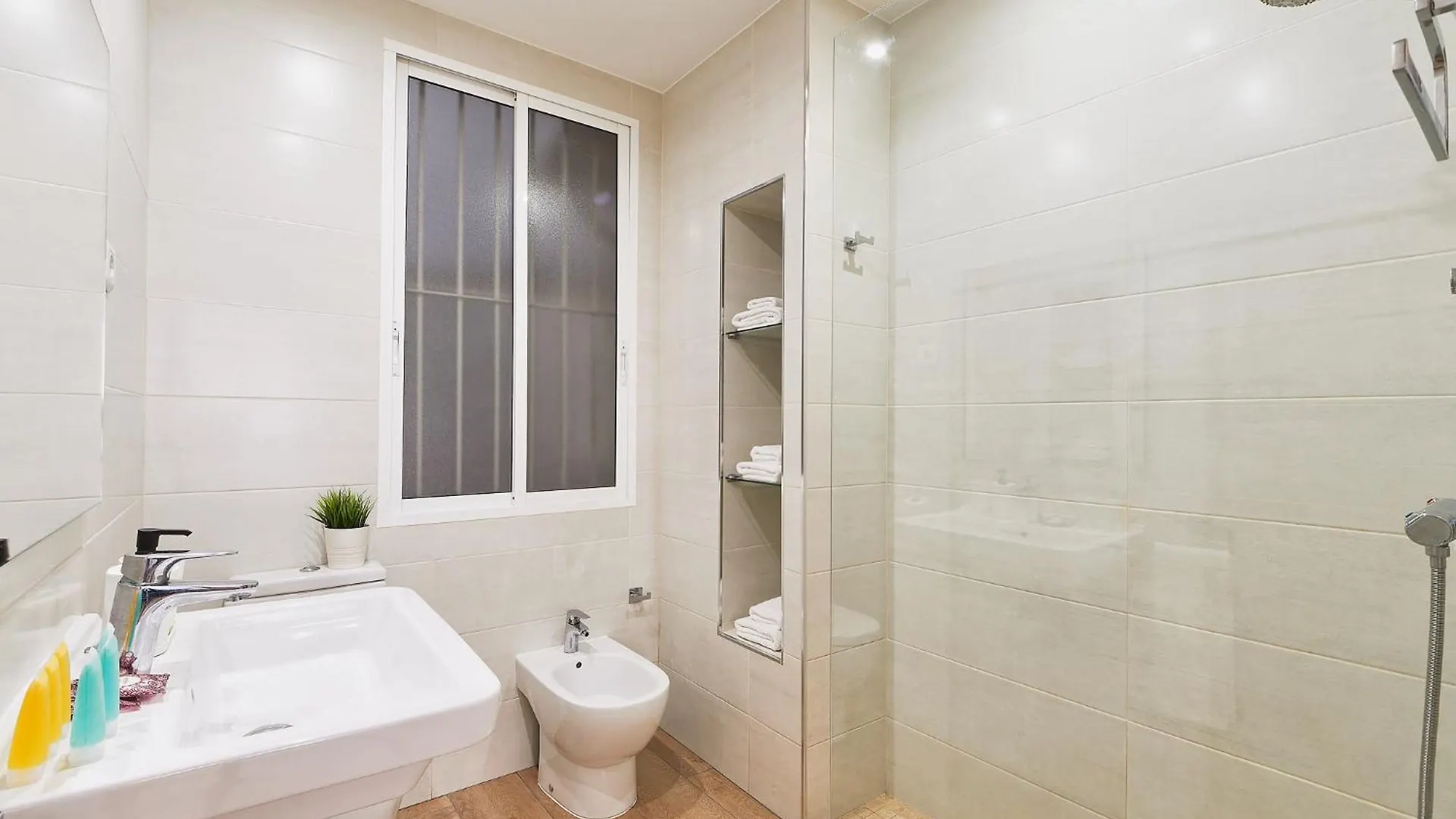 Salt & Sweet, City Center And Beach Malaga Apartment