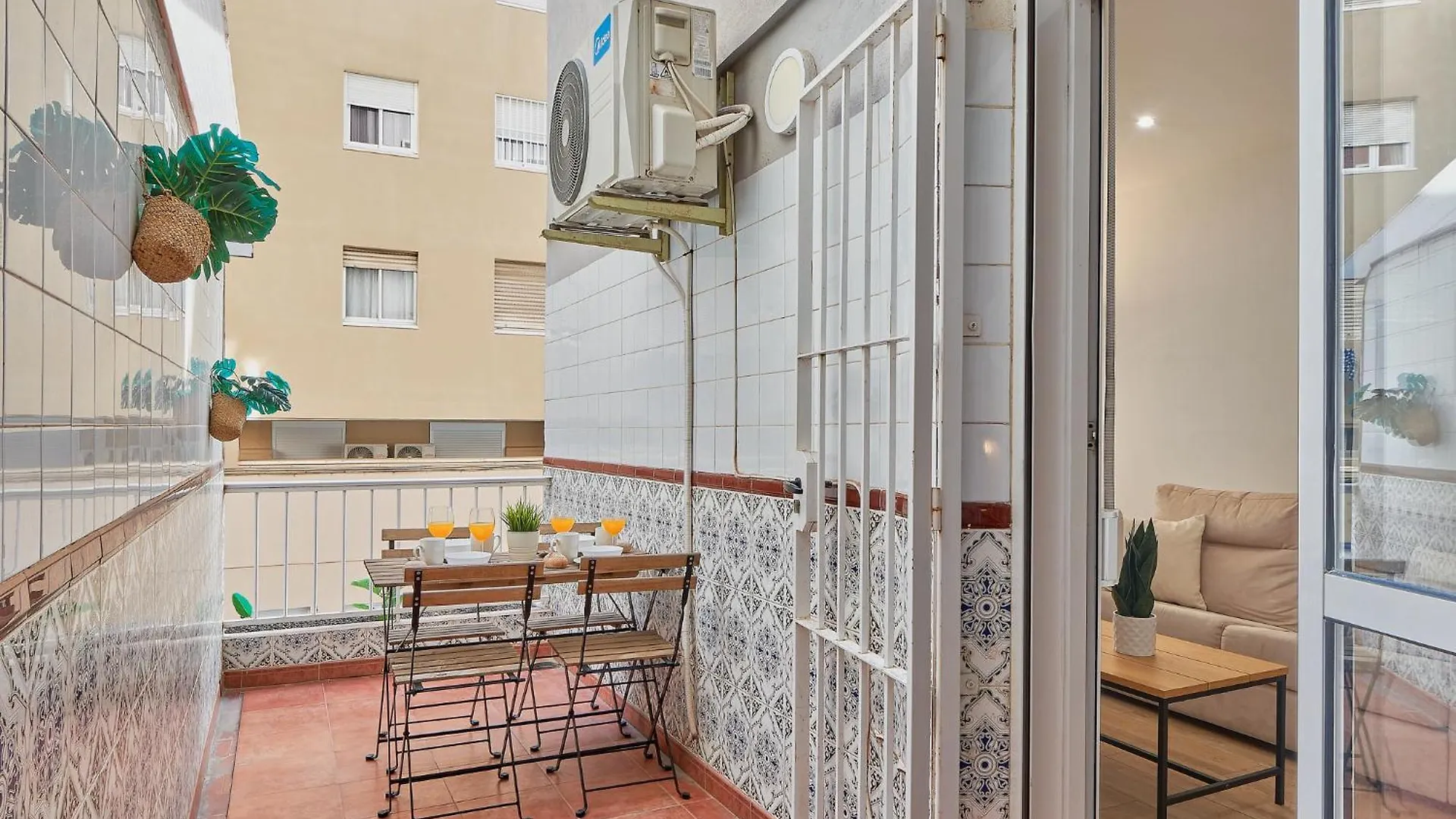 Salt & Sweet, City Center And Beach Malaga Apartment
